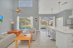 Smart TV, video games, table football, books - Luxury Disney Home ✨ Pool ✨ Spa ✨ Game Room ✨ Wifi (Kissimmee)