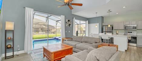 Älytelevisio, videopelejä, pöytäjalkapallopöytä, kirjoja