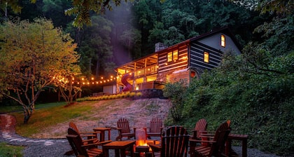 Rustic Elegance, Theatre, Arcade, Sauna, and Mountain Views @ Beaver Cabin