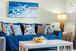 TV - HUGE, updated 1bd/2bth+ privet bunk room. Sleeps 6 (Panama City Beach)
