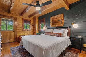 2 makuuhuonetta, silitysrauta/-lauta, ilmainen Wi-Fi, vuodevaatteet