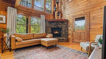 Smart-TV, peis, fotballspill og bøker