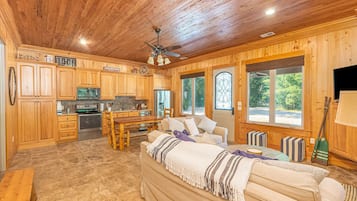 2 slaapkamers, reisbedje, gratis wifi, beddengoed