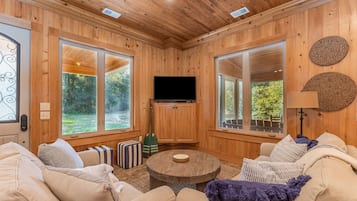 Smart TV, foosball, table tennis