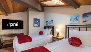 4 Schlafzimmer, Schreibtisch, Bügeleisen/Bügelbrett, Reisekinderbett