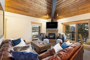 LED TV, fireplace, offices - Slopeside Retreat: Ski Access, Hot Tub & Views (Breckenridge)