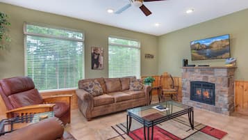 Kondominium (2 Bedrooms) | Bagian depan properti