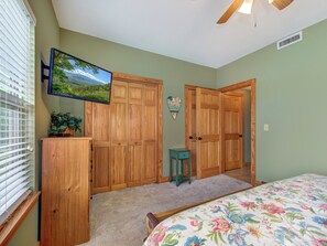 Condo (2 Bedrooms) | Property amenity
