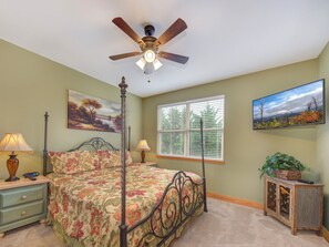 Condo (2 Bedrooms) | Property amenity