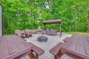 Terrace/patio - Kentucky Group Getaway w/ Dock + Lake Access (Burnside)