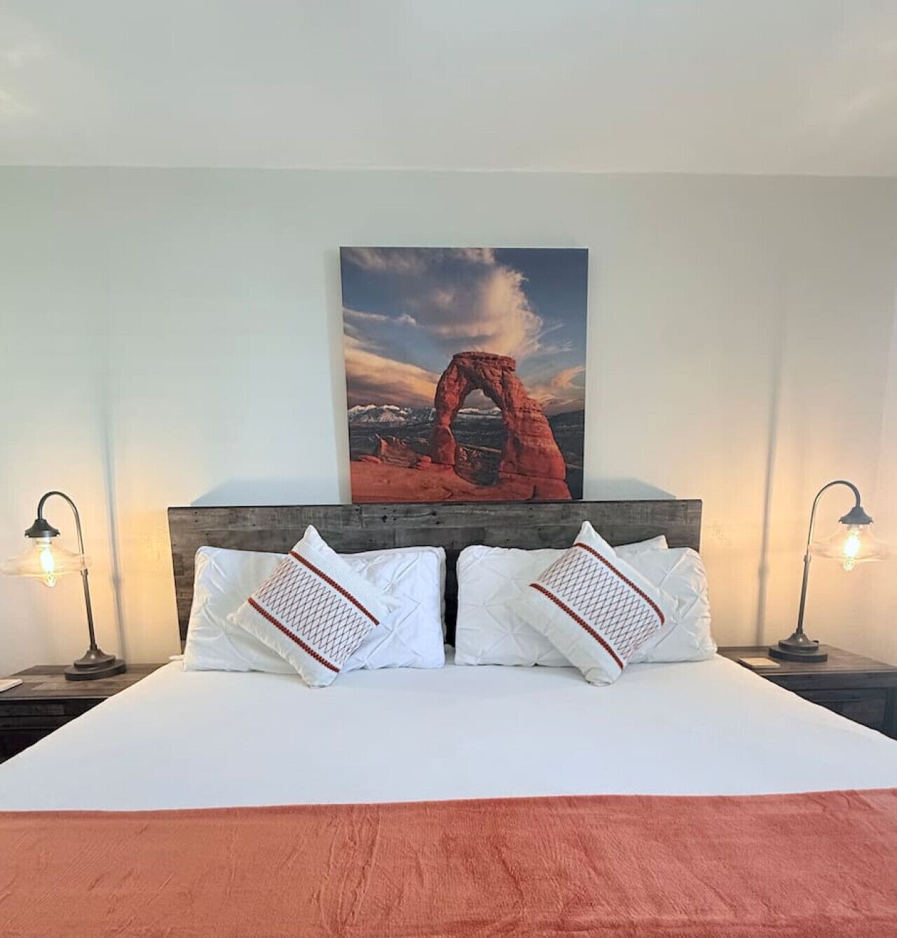 Iron/ironing board, travel cot, free WiFi, bed sheets