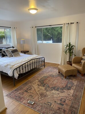 4 camere, ferro/asse da stiro, Wi-Fi gratuito, lenzuola