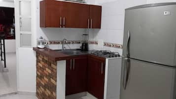 Fridge, dishwasher, blender