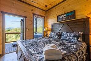 5 bedrooms, iron/ironing board, free WiFi, bed sheets