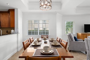 Dining - First Floor Condo with Golf Course Views Near Attractions (Kissimmee)