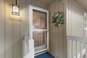 Interior - Fabulous 3 BR/2BA Cottage, Pet Friendly w/ fee, Amenity Access Included! (Seabrook Island)