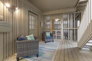 Interior - Fabulous 3 BR/2BA Cottage, Pet Friendly w/ fee, Amenity Access Included! (Seabrook Island)