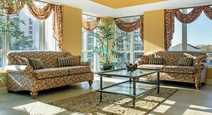 Smart TV, lettore DVD, impianto stereo