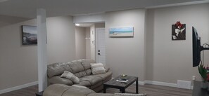 Smart TV, fireplace - Brand new 2 BDRM Legal Secondary Suite (Edmonton)