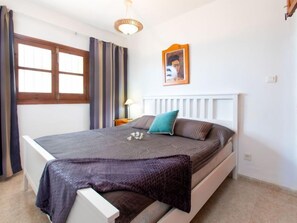 1 chambre, bureau, fer et planche à repasser, Wi-Fi