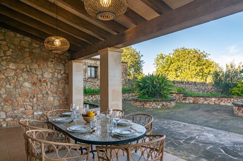 N'AMERA - Spectacular Mallorcan manor with private pool near the beaches of the southeast