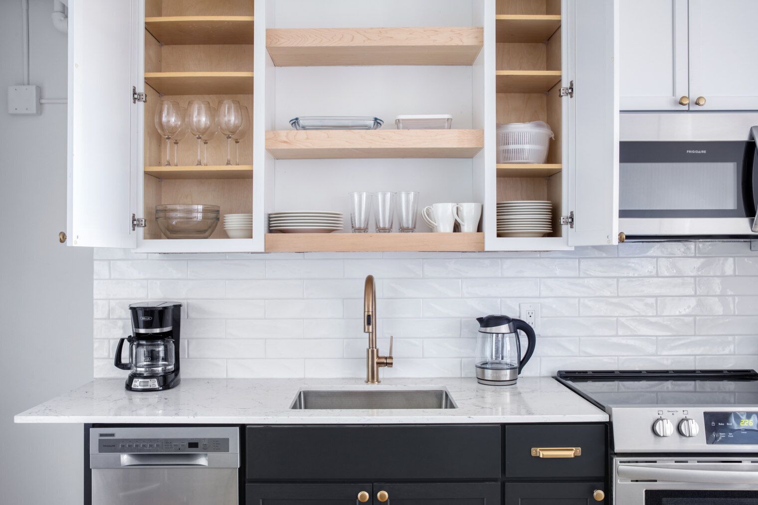 冰箱、微波炉、烤箱、洗碗机