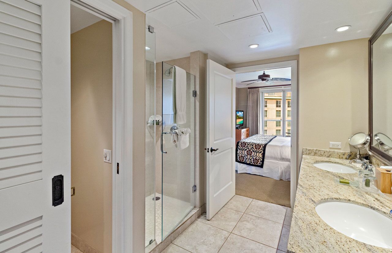 Bathtub, hair dryer, towels