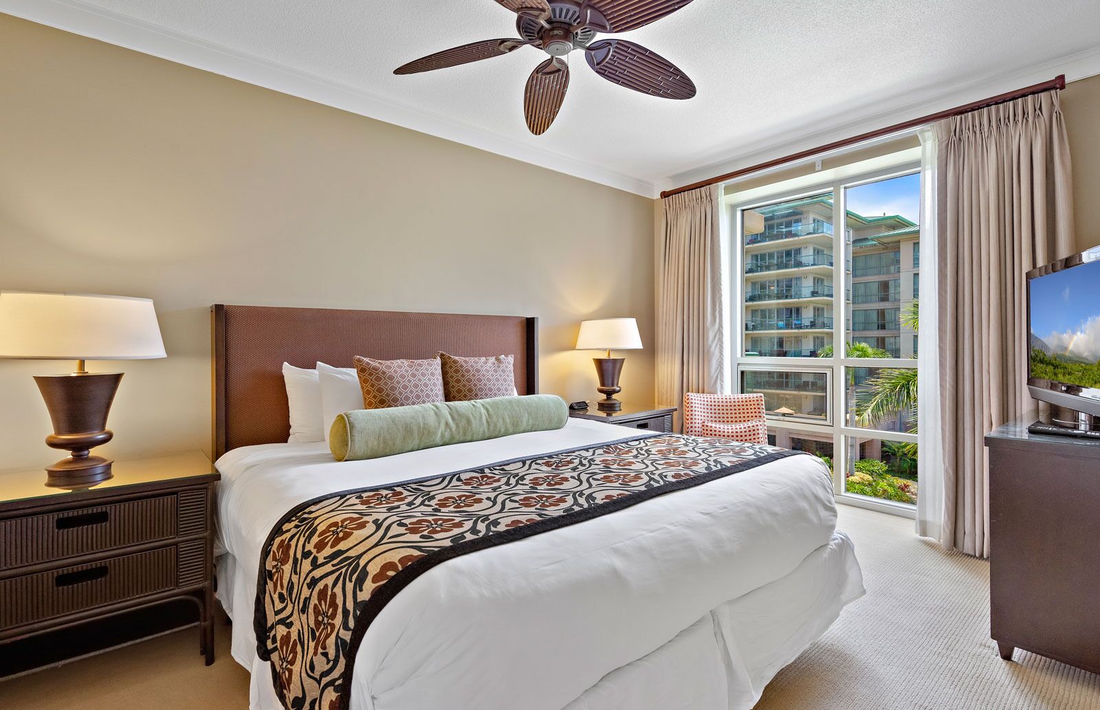 6 bedrooms, iron/ironing board, free WiFi, bed sheets