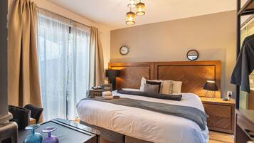 1 bedroom, desk, iron/ironing board, free WiFi