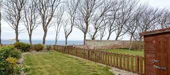 Charming Cottage in North Berwick with Sea Views