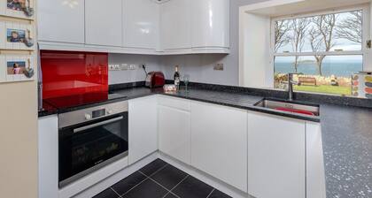 Charming Cottage in North Berwick with Sea Views