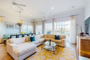 Télévision, baby-foot, table de tennis de table