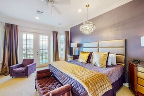 6 bedrooms, iron/ironing board, WiFi, bed sheets - Gorgeous Golf-View Villa with Galactic Themed Bedroom at Reunion (Kissimmee)