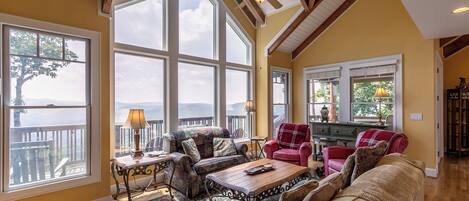 Televisión, chimenea