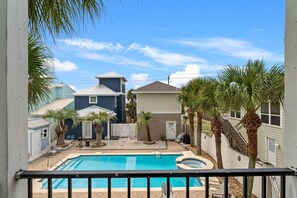 A heated pool - Great location! Close to beach, HEATED pool, beach gear provided, DOG Friendly (Panama City Beach)