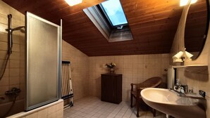 Bathroom - Ferienwohnung Nr. 1, für 5 Personen (Berchtesgaden)