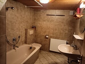 Bathtub - Ferienwohnung Nr. 2, für 2-4 Personen (Berchtesgaden)