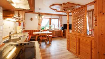 Kühlschrank, Ofen, Herdplatte, Geschirrspüler