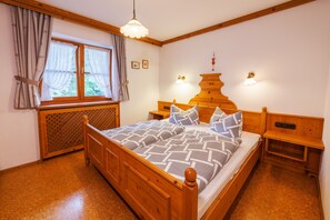 2 bedrooms, bed sheets