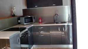 Coffee/tea maker, fridge, microwave, oven - A Teppa - L'albizzia with terrace (Luri)