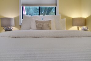 3 habitaciones, tabla de planchar con plancha y cuna de viaje