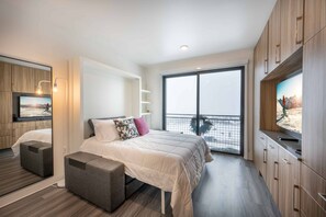 1 bedroom, desk, free WiFi, bed sheets