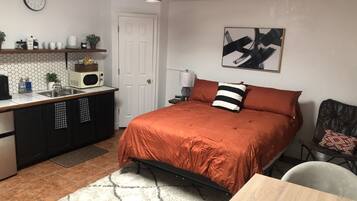 1 bedroom, iron/ironing board, free WiFi, bed sheets