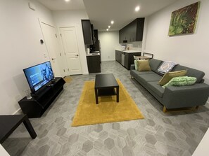 Smart TV - Cozy SE APT Suitable for Long Stay (Calgary)