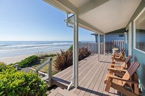 Property grounds - Oceanfront- Sea Gem Cottage (South Beach)