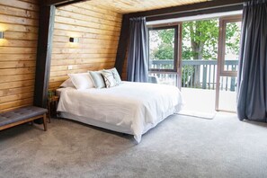 5 Schlafzimmer, Schreibtisch, Bügeleisen/Bügelbrett, kostenloses WLAN
