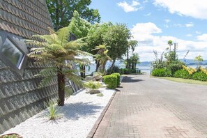 Property grounds - Lakeside Landing Rotorua (Rotorua)