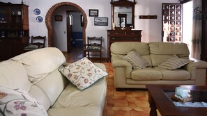 TV, peis og DVD-spiller