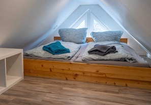 4 slaapkamers, reisbedje, wifi, beddengoed
