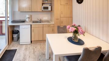 Frigorifero, microonde, lavastoviglie, macchina per tè/caffè